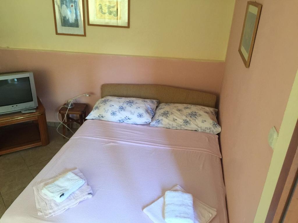 Hill House Marija Apartment Komiža Екстериор снимка