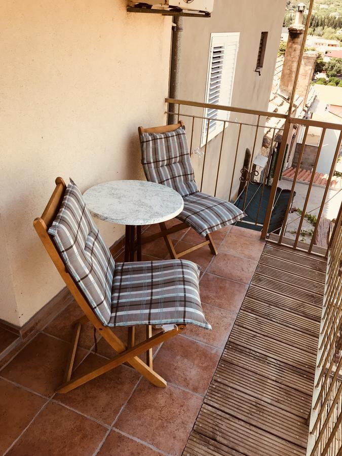 Hill House Marija Apartment Komiža Екстериор снимка