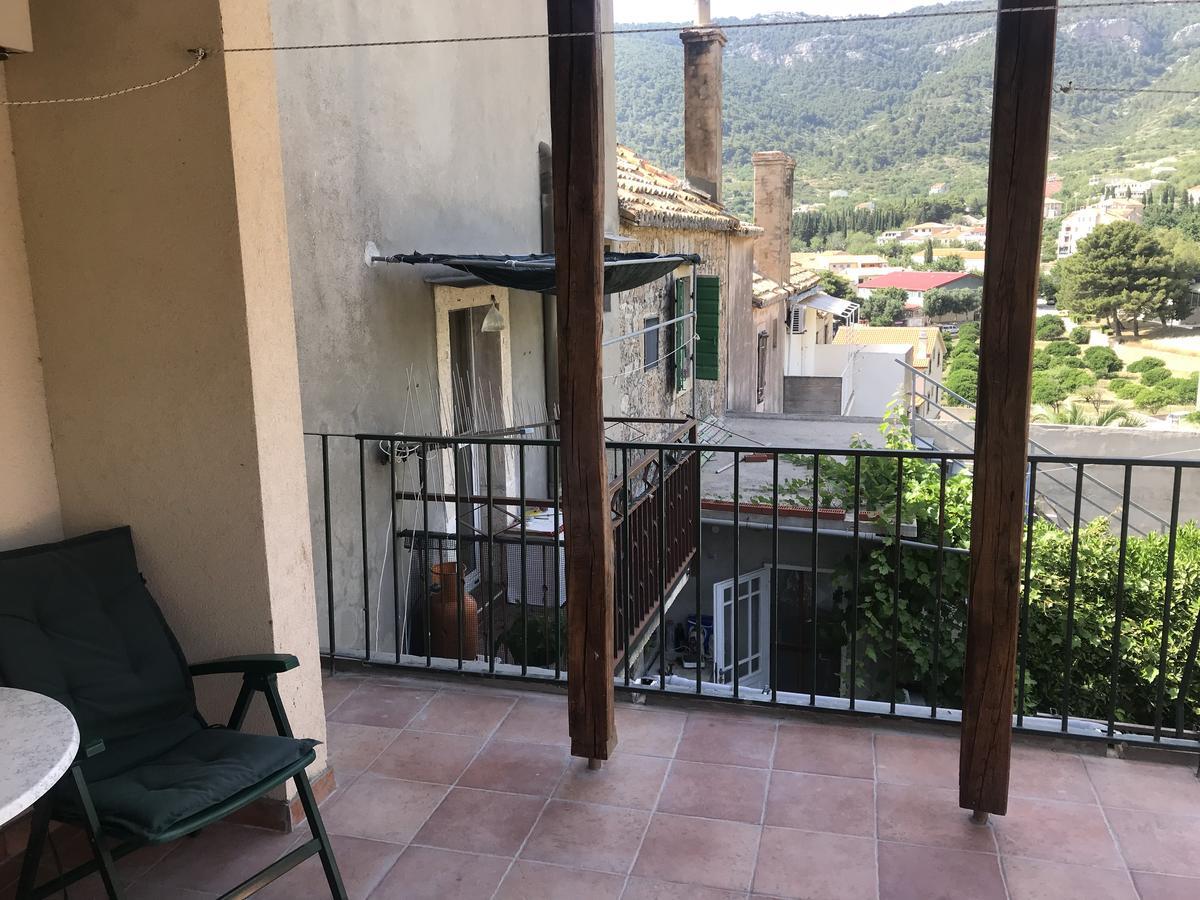 Hill House Marija Apartment Komiža Екстериор снимка