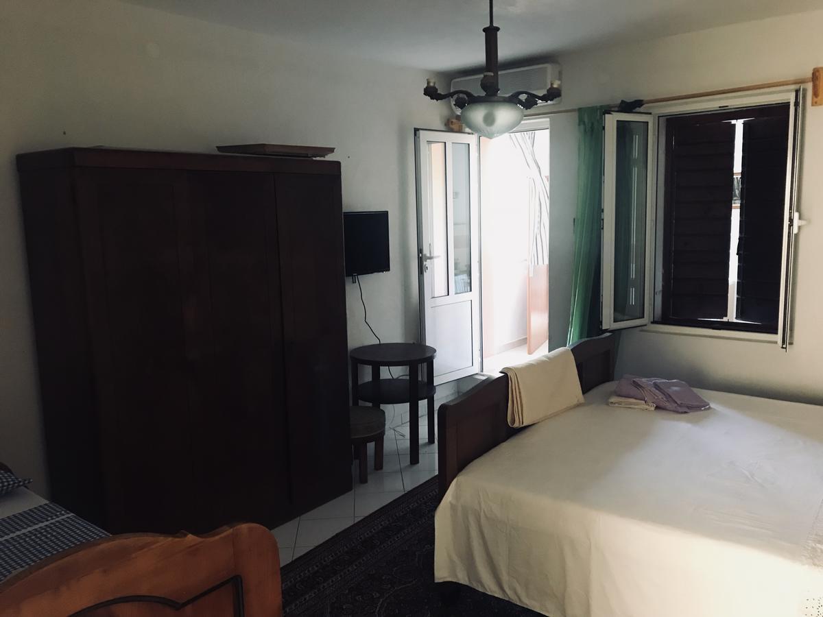 Hill House Marija Apartment Komiža Екстериор снимка